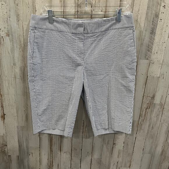Ann Taylor Blue Seersucker Kate Boardwalk Bermuda Shorts Women’s Size 8 - Picture 1 of 9